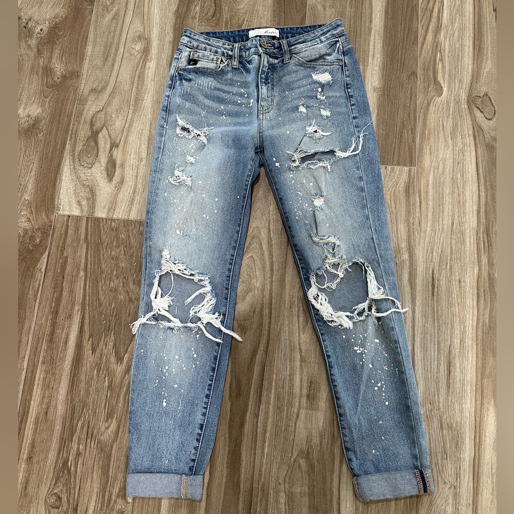KanCan Los Angeles Light Blue Distressed Jeans. Perfect condition. Size 24